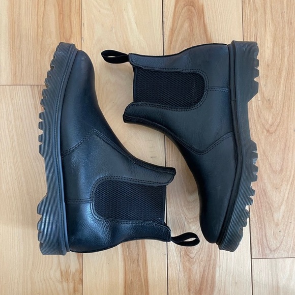 Dr. Martens Shoes - Dr. Martens Chelsea boots